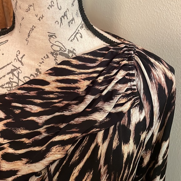 Leopard Print Blouse - Picture 6 of 11